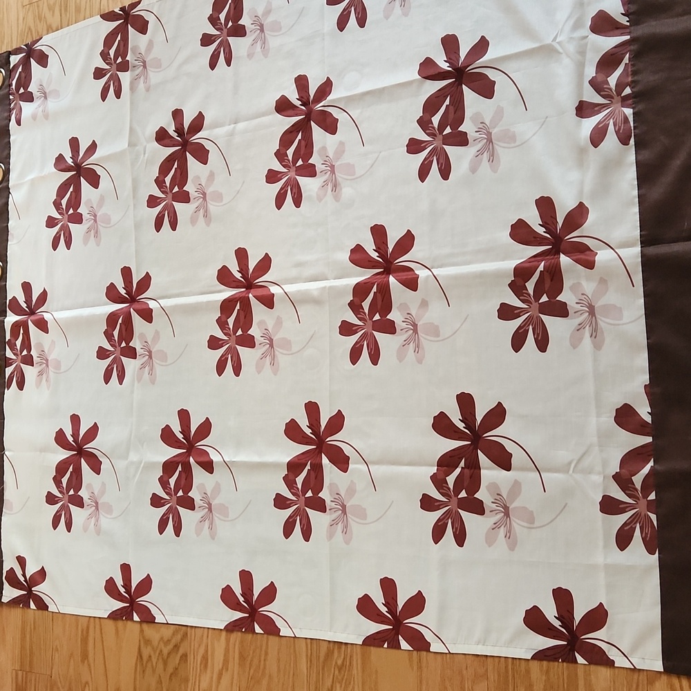 Beautiful flower print curtains - Picture 16 of 17